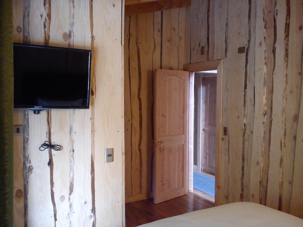 Hostal Los Alamos Neltume Zimmer foto