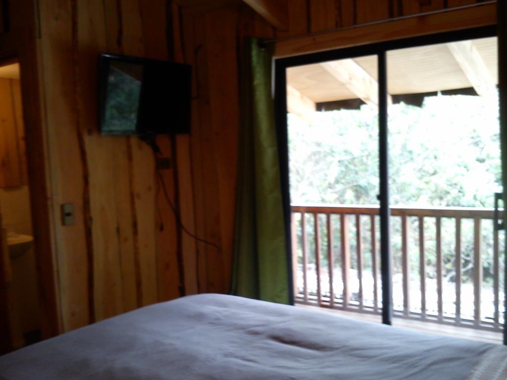 Hostal Los Alamos Neltume Zimmer foto