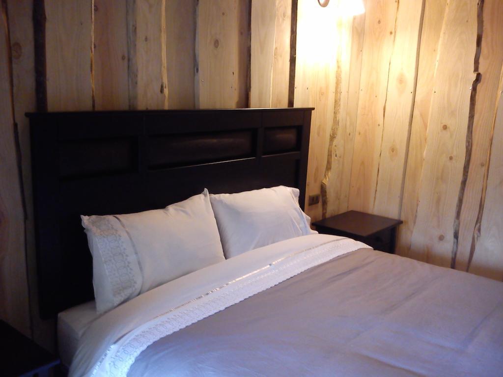 Hostal Los Alamos Neltume Zimmer foto